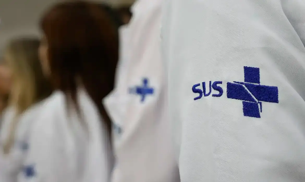 Março Azul: exames para rastrear câncer de intestino triplicam no...