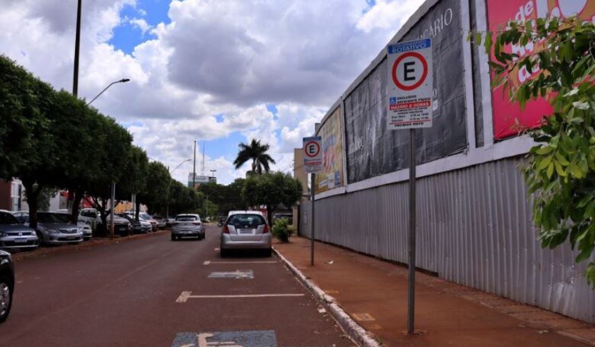 Prefeitura recebe lideranças do comércio para discutir parquímetro