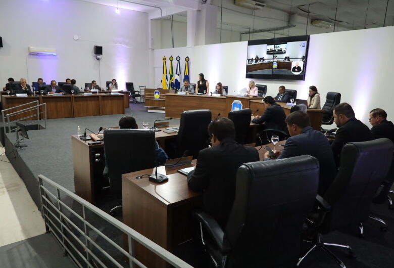 Câmara de Dourados antecipa sessão para que população acompanhe...