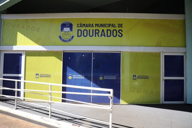 Câmara de Dourados debate hora-atividade para professores de apoio...