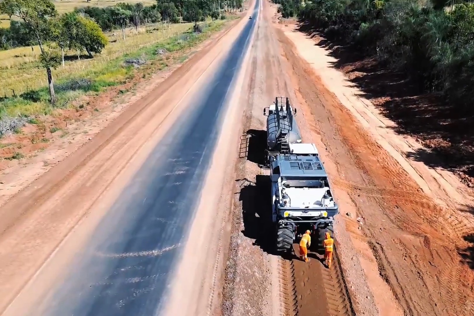 Deputado Zé Teixeira cobra asfalto e sinalização em rodovias no...