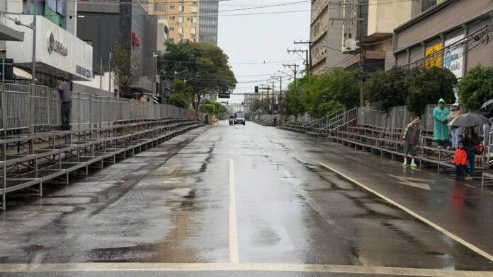 Chuva cancela desfile dos 127 anos de Campo Grande nesta quarta-feira