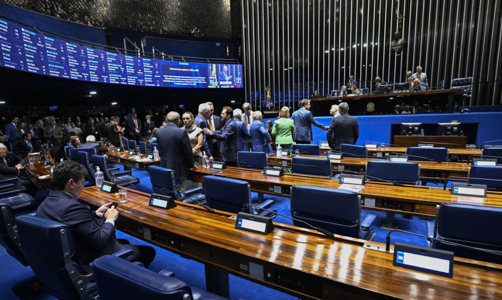 PEC que encerra escala 6x1 pode avançar no Senado com votação...