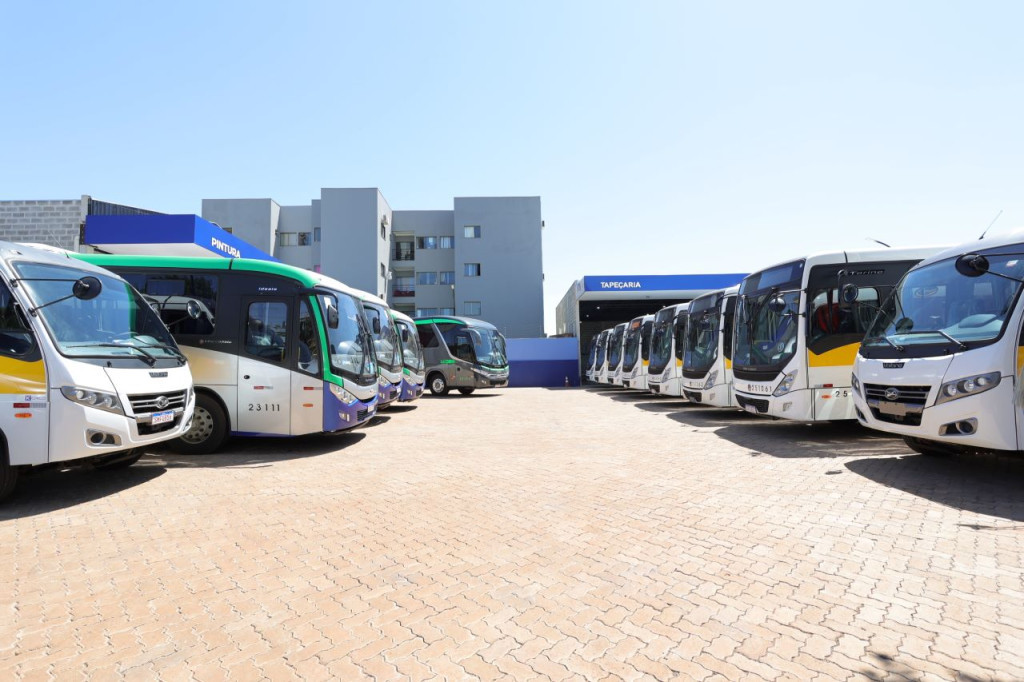 Transporte escolar de Dourados percorre 16 mil km por dia e monitora...