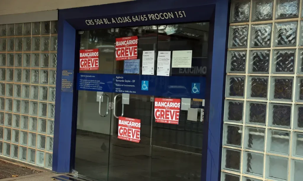 Justiça determina funcionamento de 60% da Caixa durante greve dos...