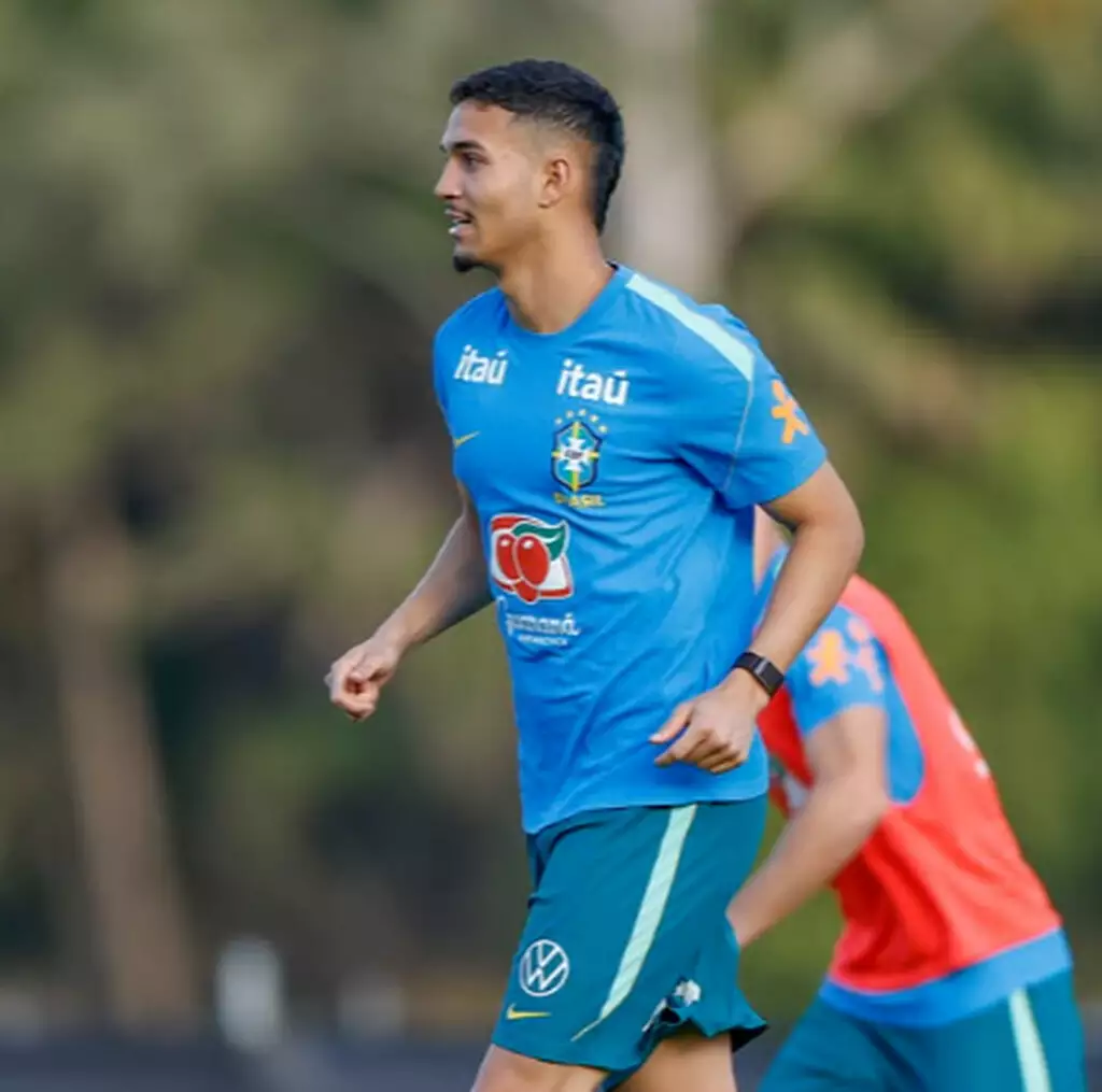 Zagueiro de MS treina entre titulares e pode começar jogo da...